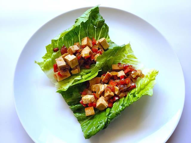 Vegetarian Baked Tofu Lettuce Wrap (SIG)